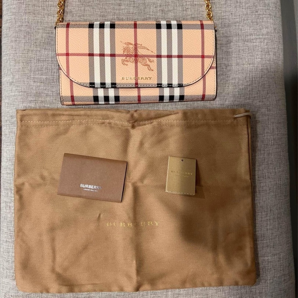 New Burberry Haymarket Wallet On Chain Crossbody authentic